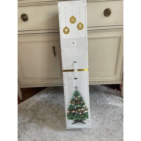 Build Your Own Christmas Tree Kit 4’ BNIB Everything Included Kids Green‎ Tree - Picture 1 of 6